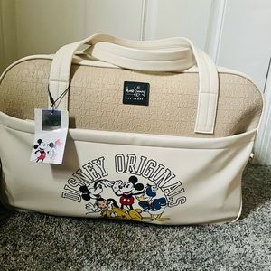 NWT DISNEY CARRY ON BAG
I’ll be adding a surprise item with purchase.